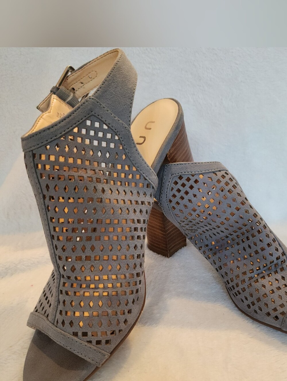UNISA Gray Faux Suede Laser-Cut Block Heel Mules Sandals Size 9.5 [EB7]